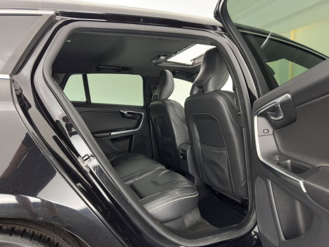 Volvo V60 2.4 D6 Twin Engine R-Design AWD (Plug-In) Aut. *PANO | LEATHER | XENON | MEMORY-PACK | NAVI-FULLMAP | HEATED-SPORTSEATS | PRIVACY-GLASS | ECC | PDC | CRUISE | TOWBAR | 18''ALU*