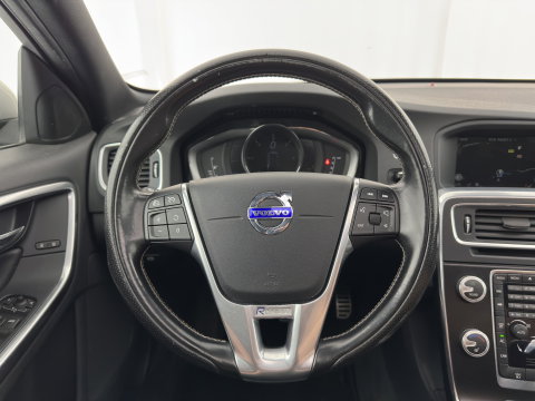 Volvo V60 2.4 D6 Twin Engine R-Design AWD (Plug-In) Aut. *PANO | LEATHER | XENON | MEMORY-PACK | NAVI-FULLMAP | HEATED-SPORTSEATS | PRIVACY-GLASS | ECC | PDC | CRUISE | TOWBAR | 18''ALU*