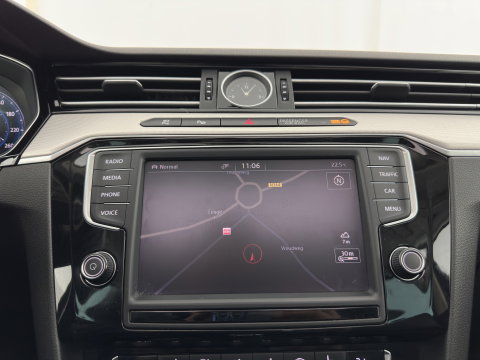 Volkswagen Passat Variant 1.4 TSI GTE Highline Aut. *PANO | HEAD-UP | ADAPTIVE-CRUISE | LEATHER-MICROFIBRE | DYNAUDIO | FULL-LED | BLINDSPOT | TOP-VIEW | HEATED-COMFORTSEATS | KEYLESS | NAVI-FULLMAP | DIGI-COCKPIT | ECC | PDC | 18''ALU*