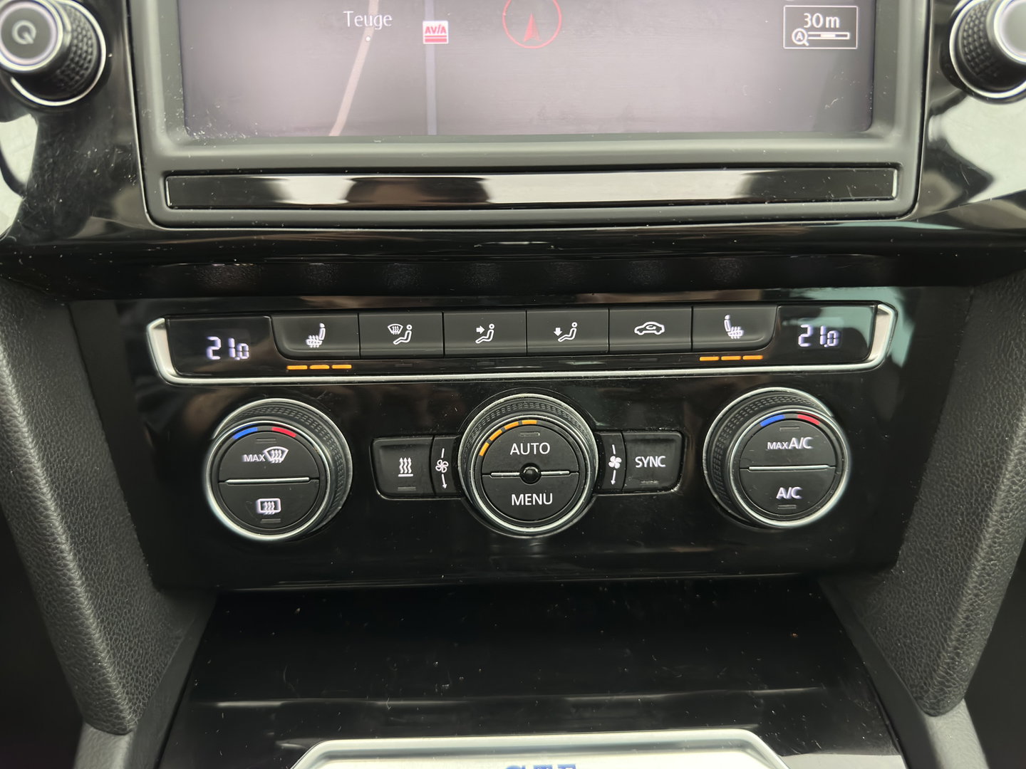 Volkswagen Passat Variant 1.4 TSI GTE Highline Aut. *PANO | HEAD-UP | ADAPTIVE-CRUISE | LEATHER-MICROFIBRE | DYNAUDIO | FULL-LED | BLINDSPOT | TOP-VIEW | HEATED-COMFORTSEATS | KEYLESS | NAVI-FULLMAP | DIGI-COCKPIT | ECC | PDC | 18''ALU*