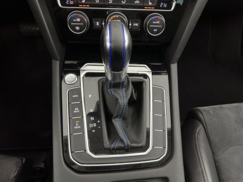 Volkswagen Passat Variant 1.4 TSI GTE Highline Aut. *PANO | HEAD-UP | ADAPTIVE-CRUISE | LEATHER-MICROFIBRE | DYNAUDIO | FULL-LED | BLINDSPOT | TOP-VIEW | HEATED-COMFORTSEATS | KEYLESS | NAVI-FULLMAP | DIGI-COCKPIT | ECC | PDC | 18''ALU*