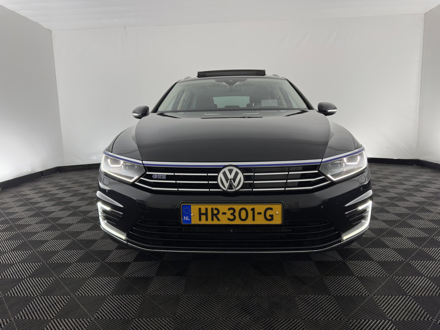 Volkswagen Passat Variant 1.4 TSI GTE Highline Aut. *PANO | HEAD-UP | ADAPTIVE-CRUISE | LEATHER-MICROFIBRE | DYNAUDIO | FULL-LED | BLINDSPOT | TOP-VIEW | HEATED-COMFORTSEATS | KEYLESS | NAVI-FULLMAP | DIGI-COCKPIT | ECC | PDC | 18''ALU*