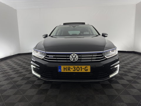 Volkswagen Passat Variant 1.4 TSI GTE Highline Aut. *PANO | HEAD-UP | ADAPTIVE-CRUISE | LEATHER-MICROFIBRE | DYNAUDIO | FULL-LED | BLINDSPOT | TOP-VIEW | HEATED-COMFORTSEATS | KEYLESS | NAVI-FULLMAP | DIGI-COCKPIT | ECC | PDC | 18''ALU*