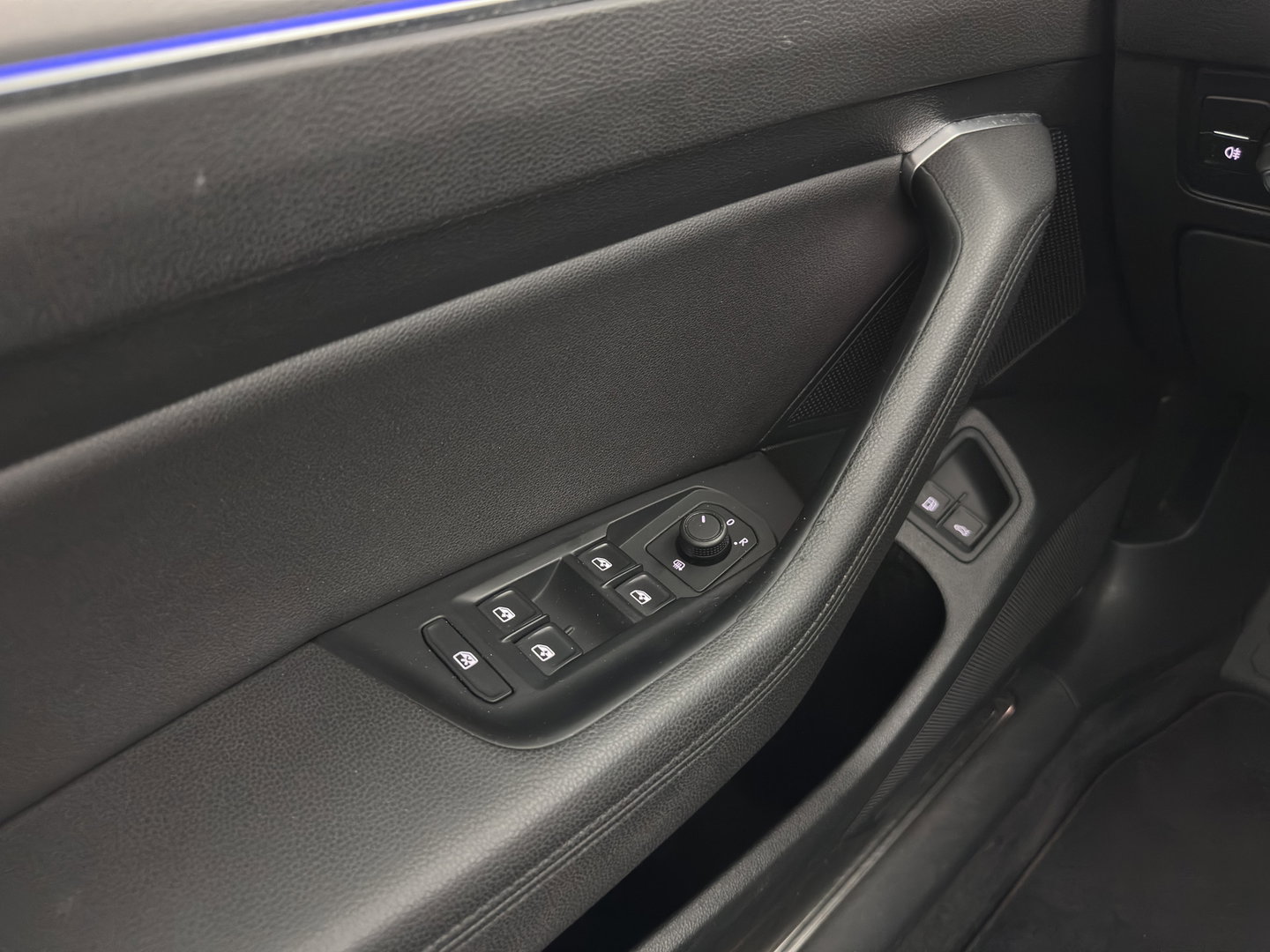 Volkswagen Passat Variant 1.4 TSI GTE Highline Aut. *PANO | HEAD-UP | ADAPTIVE-CRUISE | LEATHER-MICROFIBRE | DYNAUDIO | FULL-LED | BLINDSPOT | TOP-VIEW | HEATED-COMFORTSEATS | KEYLESS | NAVI-FULLMAP | DIGI-COCKPIT | ECC | PDC | 18''ALU*