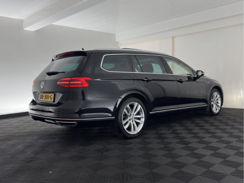 Volkswagen Passat Variant 1.4 TSI GTE Highline Aut. *PANO | HEAD-UP | ADAPTIVE-CRUISE | LEATHER-MICROFIBRE | DYNAUDIO | FULL-LED | BLINDSPOT | TOP-VIEW | HEATED-COMFORTSEATS | KEYLESS | NAVI-FULLMAP | DIGI-COCKPIT | ECC | PDC | 18''ALU*