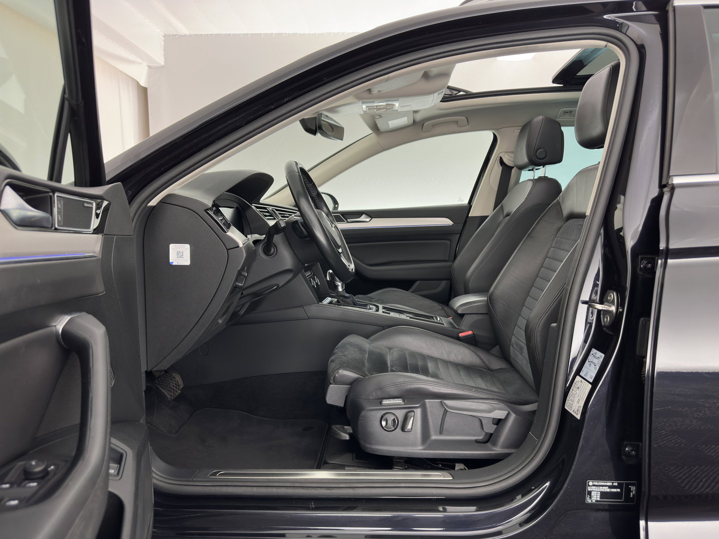 Volkswagen Passat Variant 1.4 TSI GTE Highline Aut. *PANO | HEAD-UP | ADAPTIVE-CRUISE | LEATHER-MICROFIBRE | DYNAUDIO | FULL-LED | BLINDSPOT | TOP-VIEW | HEATED-COMFORTSEATS | KEYLESS | NAVI-FULLMAP | DIGI-COCKPIT | ECC | PDC | 18''ALU*