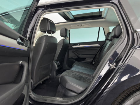 Volkswagen Passat Variant 1.4 TSI GTE Highline Aut. *PANO | HEAD-UP | ADAPTIVE-CRUISE | LEATHER-MICROFIBRE | DYNAUDIO | FULL-LED | BLINDSPOT | TOP-VIEW | HEATED-COMFORTSEATS | KEYLESS | NAVI-FULLMAP | DIGI-COCKPIT | ECC | PDC | 18''ALU*