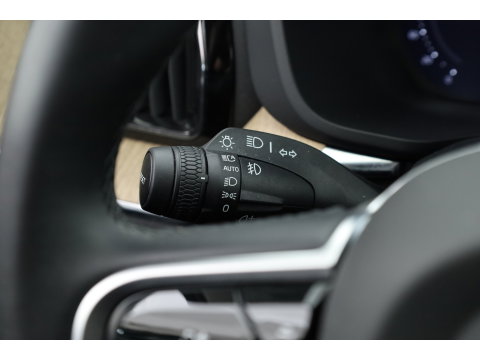 Volvo XC60 2.0 T6 Plug-in AWD Plus Dark Facelift  MY26 | Pano | 360 camera | Trekhaak | Head-up | 4-stoel & stuurverw |