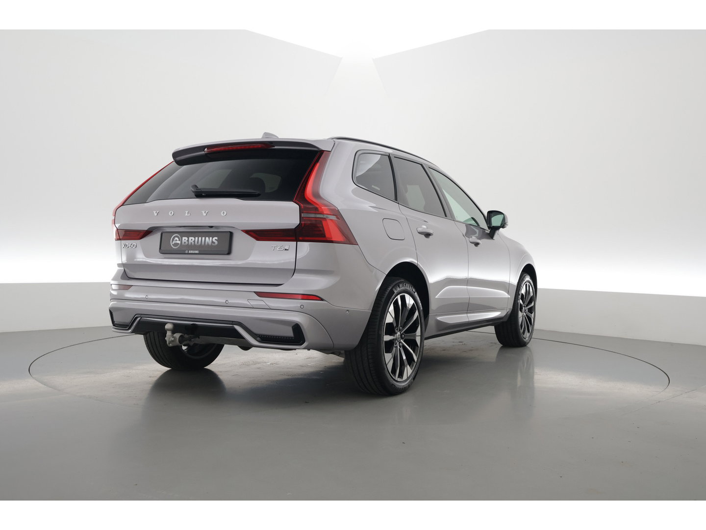 Volvo XC60 2.0 T6 Plug-in AWD Plus Dark Facelift  MY26 | Pano | 360 camera | Trekhaak | Head-up | 4-stoel & stuurverw |