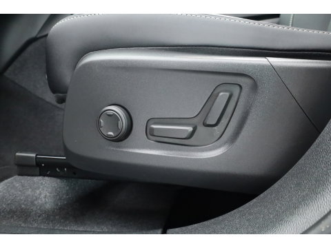 Volvo XC40 1.5 T5 Plug-in hybrid Ultimate Dark | Prijs Rijklaar |Pano-dak | 360 camera | ACC | Blis | H&K Audio | Voorruitverw. | Sportstoelen |
