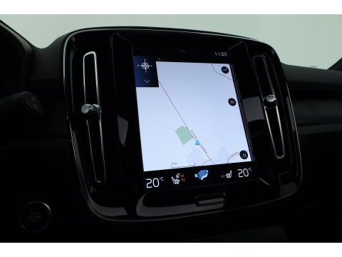 Volvo XC40 1.5 T5 Plug-in hybrid Ultimate Dark | Prijs Rijklaar |Pano-dak | 360 camera | ACC | Blis | H&K Audio | Voorruitverw. | Sportstoelen |
