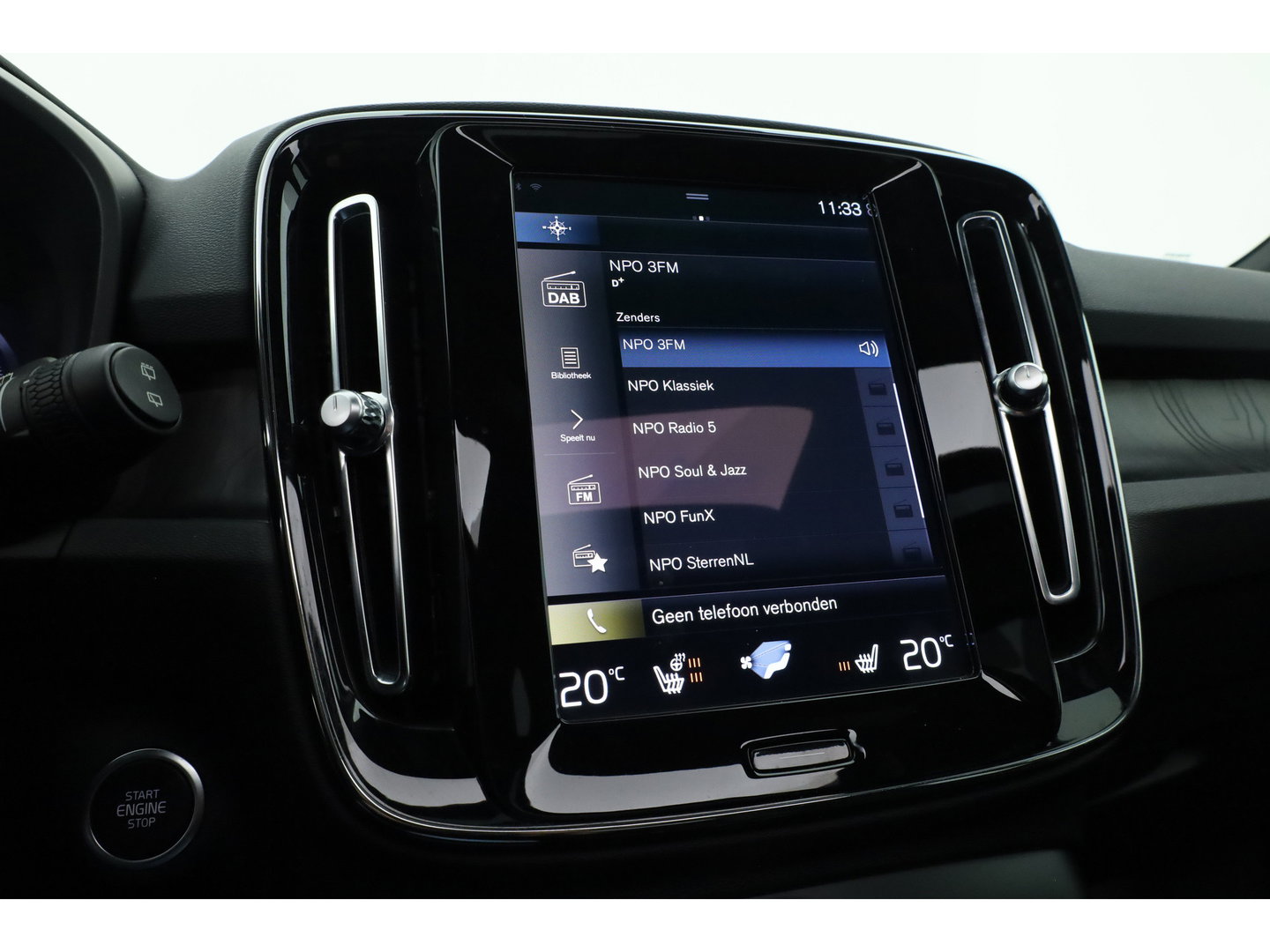 Volvo XC40 1.5 T5 Plug-in hybrid Ultimate Dark | Prijs Rijklaar |Pano-dak | 360 camera | ACC | Blis | H&K Audio | Voorruitverw. | Sportstoelen |