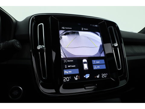 Volvo XC40 1.5 T5 Plug-in hybrid Ultimate Dark | Prijs Rijklaar |Pano-dak | 360 camera | ACC | Blis | H&K Audio | Voorruitverw. | Sportstoelen |