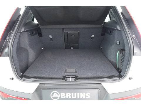 Volvo XC40 1.5 T5 Plug-in hybrid Ultimate Dark | Prijs Rijklaar |Pano-dak | 360 camera | ACC | Blis | H&K Audio | Voorruitverw. | Sportstoelen |