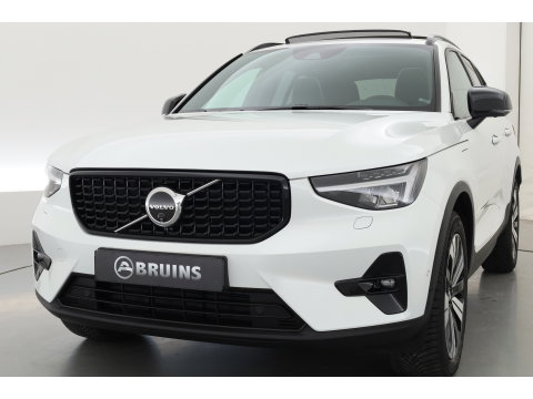 Volvo XC40 1.5 T5 Plug-in hybrid Ultimate Dark | Prijs Rijklaar |Pano-dak | 360 camera | ACC | Blis | H&K Audio | Voorruitverw. | Sportstoelen |