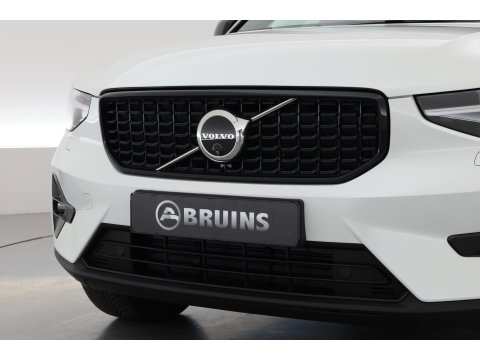 Volvo XC40 1.5 T5 Plug-in hybrid Ultimate Dark | Prijs Rijklaar |Pano-dak | 360 camera | ACC | Blis | H&K Audio | Voorruitverw. | Sportstoelen |