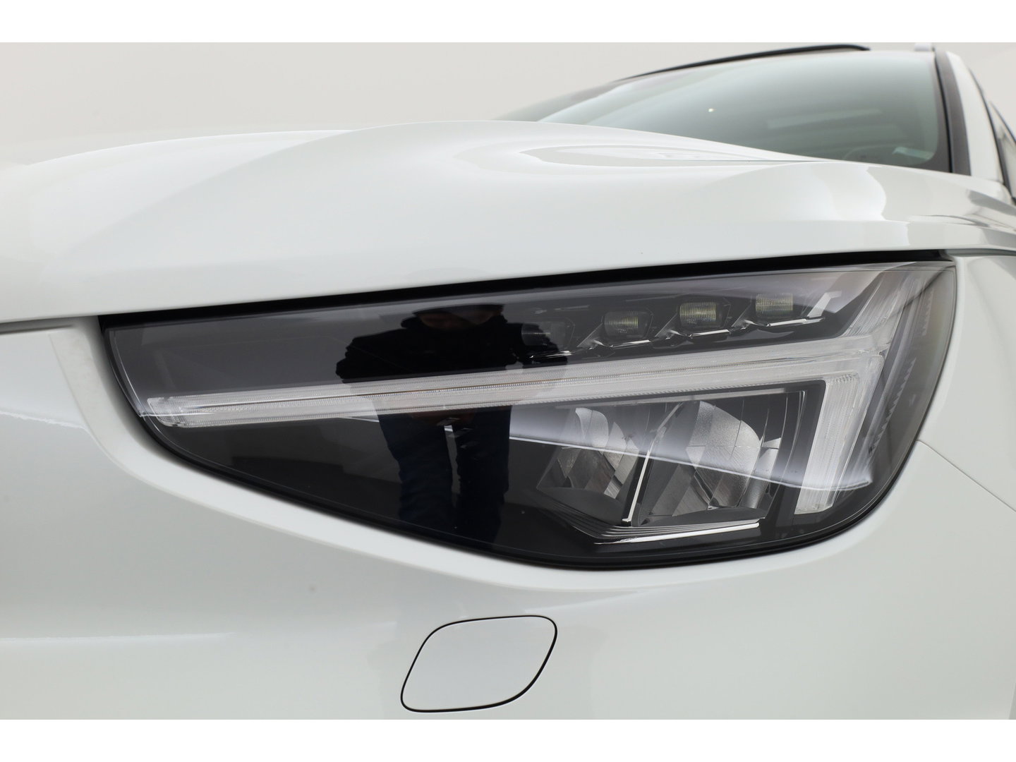 Volvo XC40 1.5 T5 Plug-in hybrid Ultimate Dark | Prijs Rijklaar |Pano-dak | 360 camera | ACC | Blis | H&K Audio | Voorruitverw. | Sportstoelen |