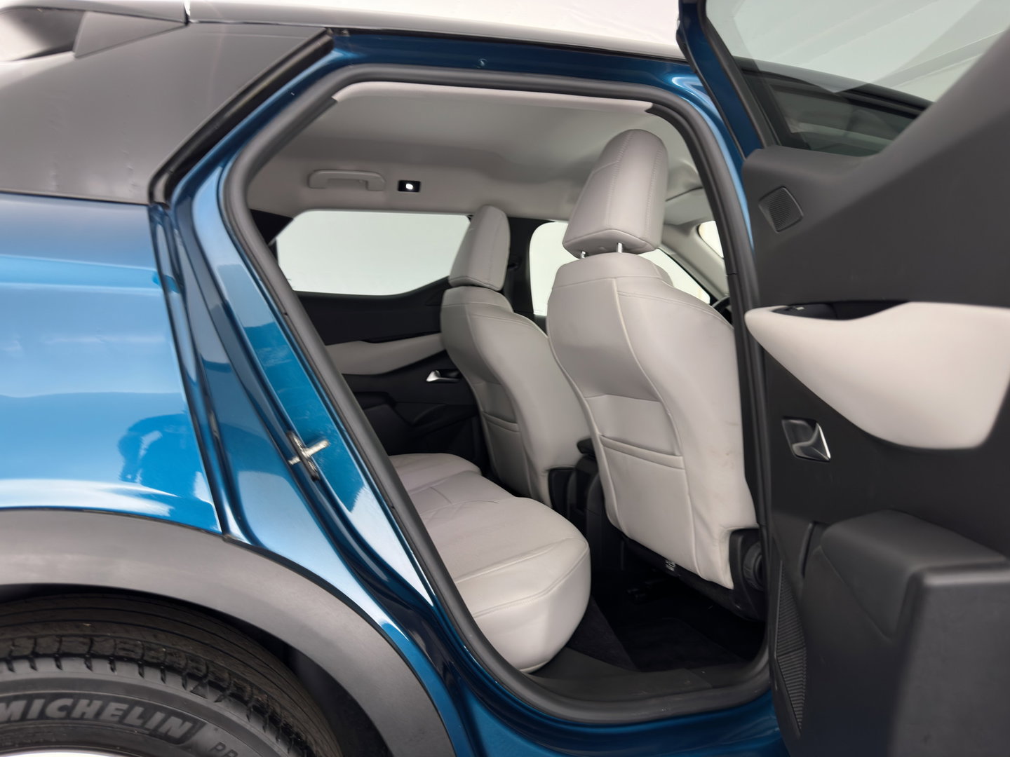 DS DS 3 Crossback E-Tense Performance Line+ 50 kWh Aut. *HEAD-UP | BLINDSPOT | LEATHER | MATRIX-LED | KEYLESS | CAMERA | DIGI-COCKPIT | HEATED-SPORTSEATS | DAB+ | PRIVACY-GLASS | ECC | PDC | CRUISE | 18''ALU*