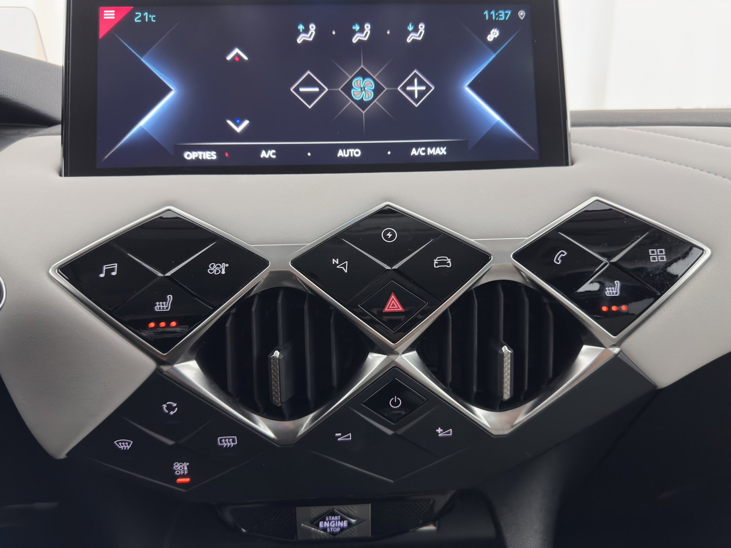 DS DS 3 Crossback E-Tense Performance Line+ 50 kWh Aut. *HEAD-UP | BLINDSPOT | LEATHER | MATRIX-LED | KEYLESS | CAMERA | DIGI-COCKPIT | HEATED-SPORTSEATS | DAB+ | PRIVACY-GLASS | ECC | PDC | CRUISE | 18''ALU*