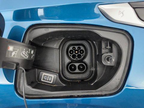DS DS 3 Crossback E-Tense Performance Line+ 50 kWh Aut. *HEAD-UP | BLINDSPOT | LEATHER | MATRIX-LED | KEYLESS | CAMERA | DIGI-COCKPIT | HEATED-SPORTSEATS | DAB+ | PRIVACY-GLASS | ECC | PDC | CRUISE | 18''ALU*