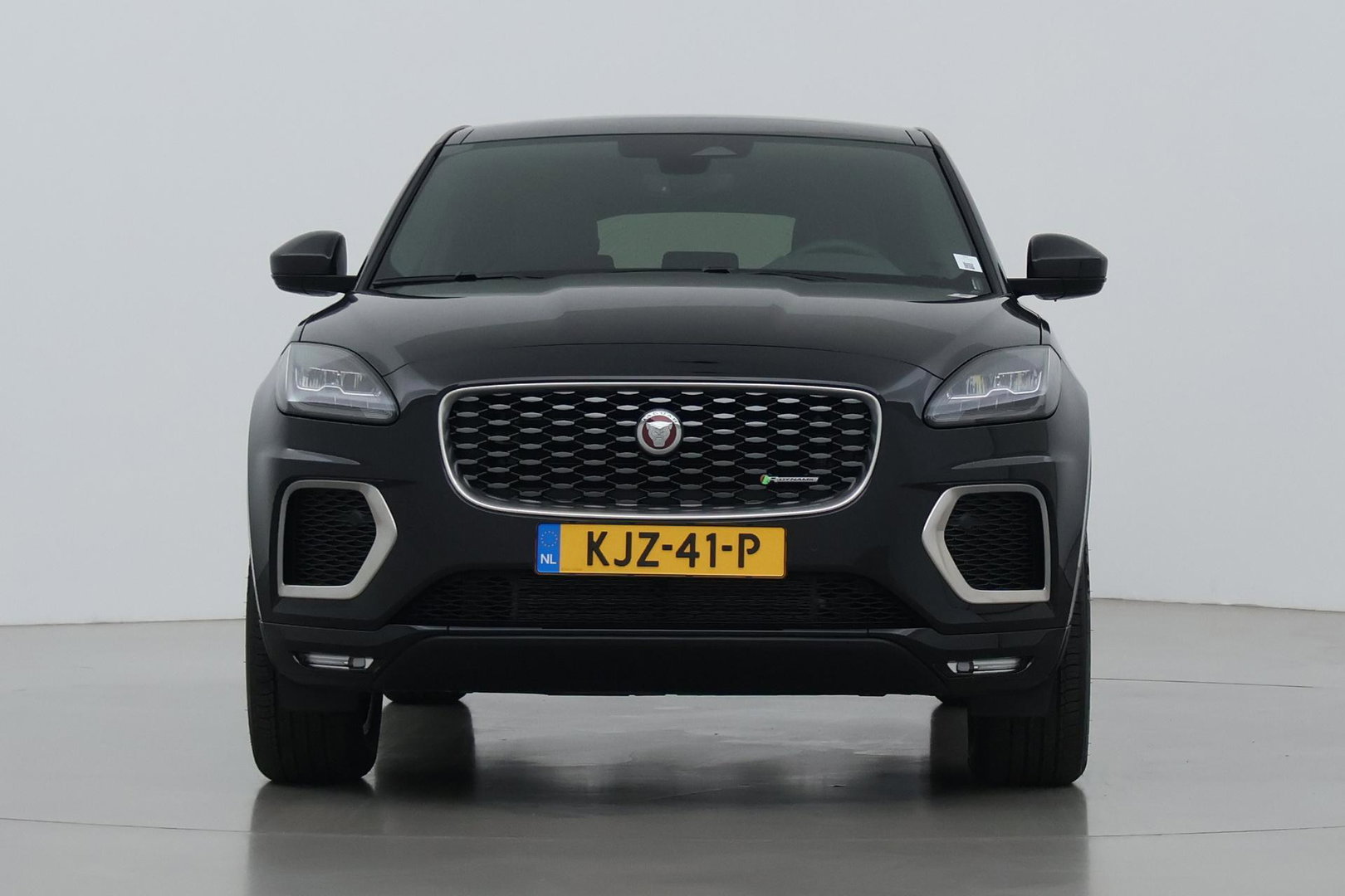 Jaguar E-PACE P300e AWD R-Dynamic S | ACC | Panoramadak | Memory | Camera | Stoelverwarming | 18 inch