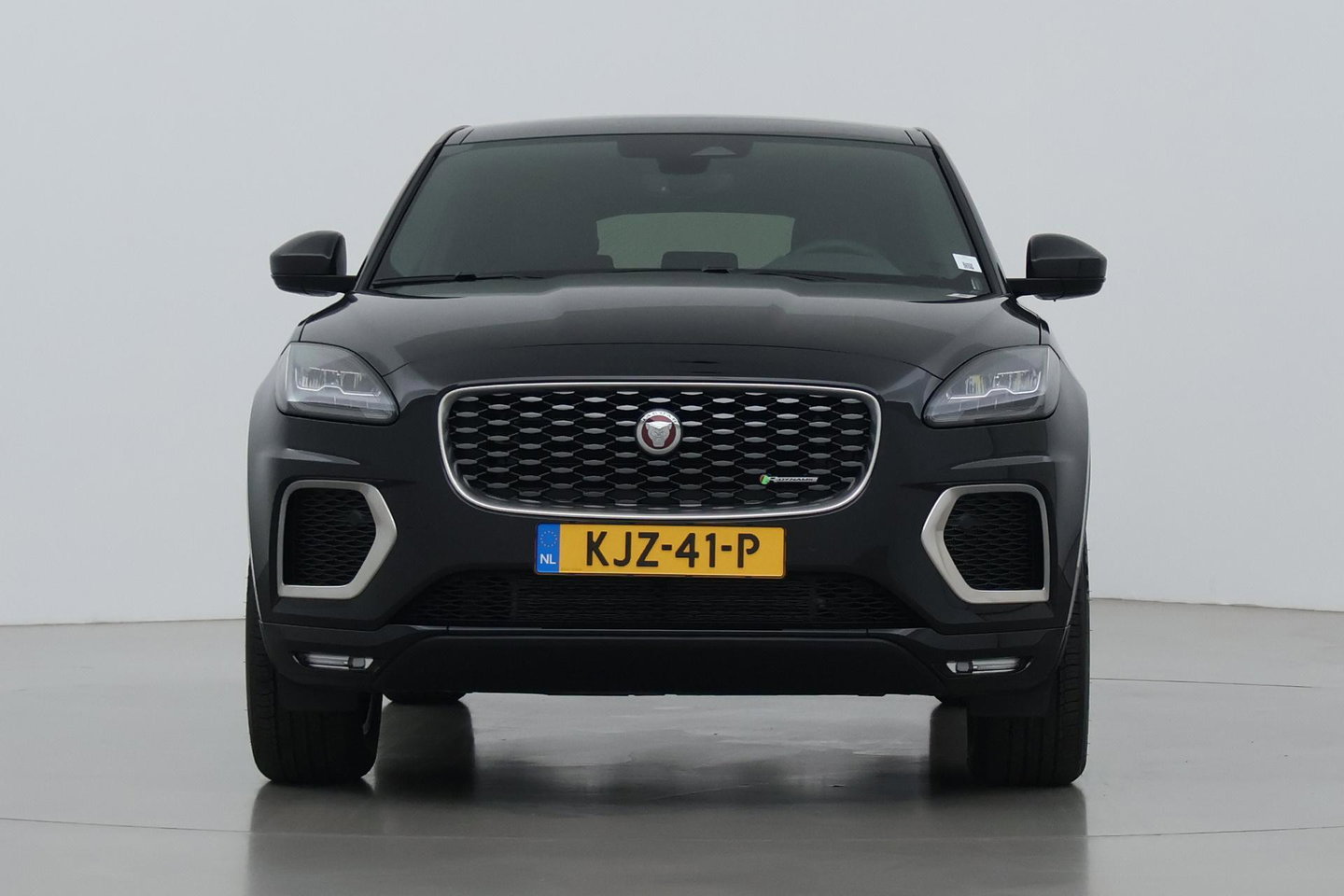 Jaguar E-PACE P300e AWD R-Dynamic S | ACC | Panoramadak | Memory | Camera | Stoelverwarming | 18 inch