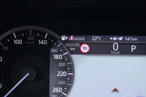 Jaguar E-PACE P300e AWD R-Dynamic S | ACC | Panoramadak | Memory | Camera | Stoelverwarming | 18 inch