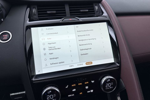 Jaguar E-PACE P300e AWD R-Dynamic S | ACC | Panoramadak | Memory | Camera | Stoelverwarming | 18 inch
