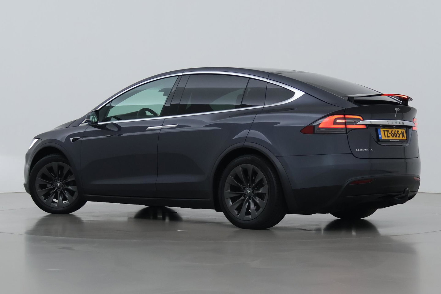 Tesla Model X 75D Base 7p. | ACC | Luchtvering | Trekhaak | Stoel+Stuurverwarming | Camera | 20 Inch