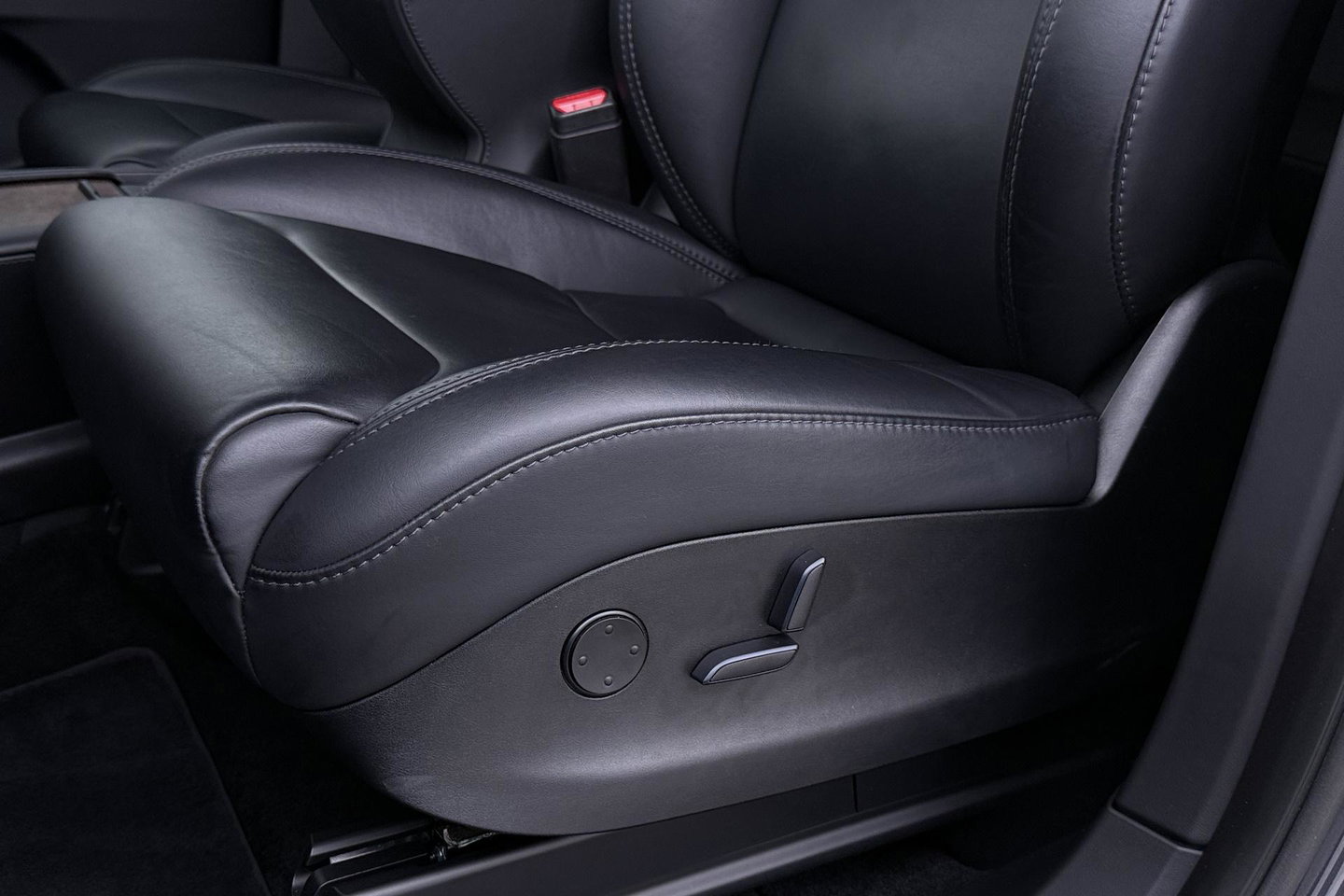 Tesla Model X 75D Base 7p. | ACC | Luchtvering | Trekhaak | Stoel+Stuurverwarming | Camera | 20 Inch