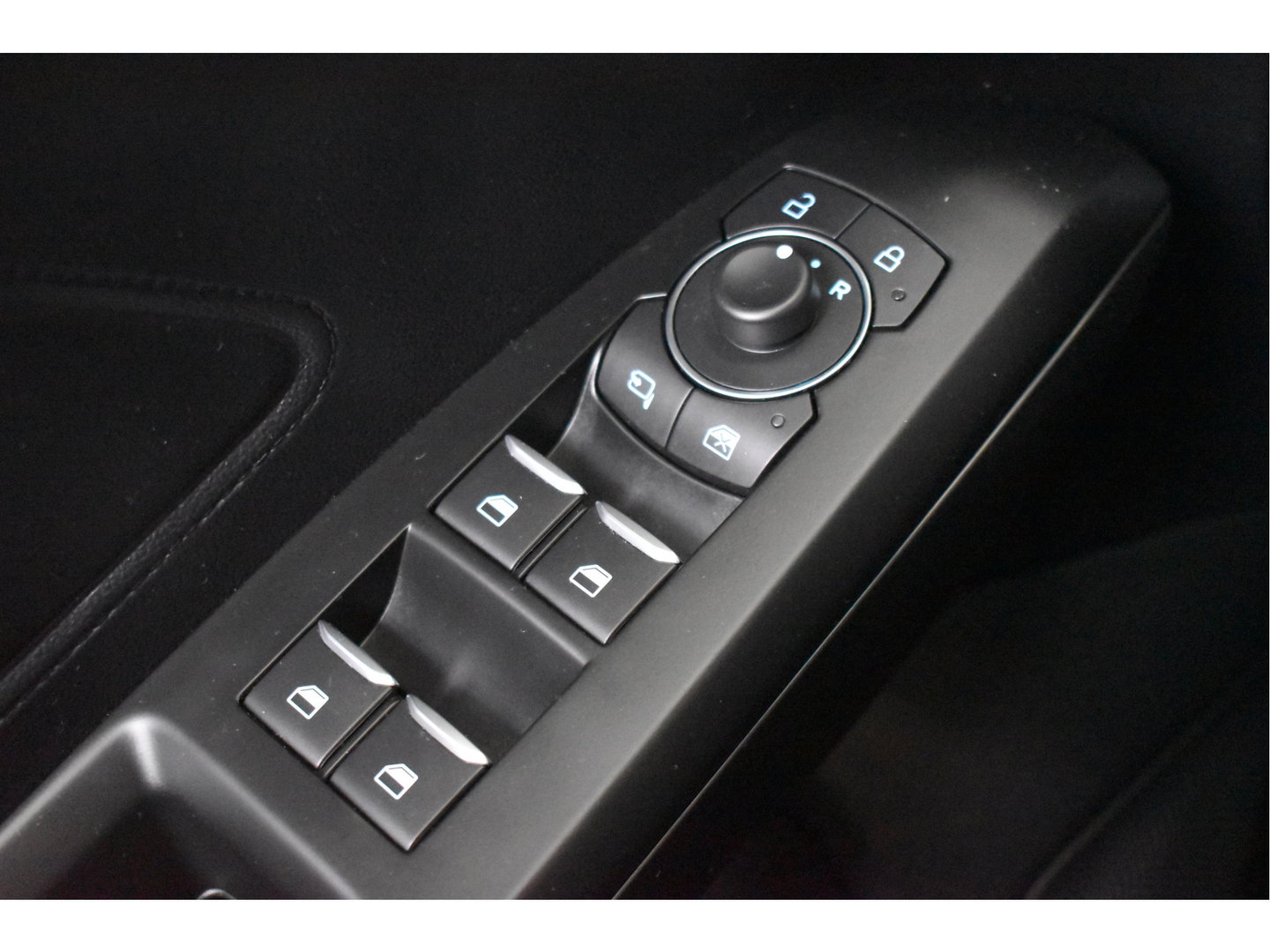 Ford FOCUS Wagon 1.0 EcoBoost Hybrid Titanium Winter Pack | NL-Auto | 1ste eigenaar | Carplay | Stoelverwarming | Full LED | Historie