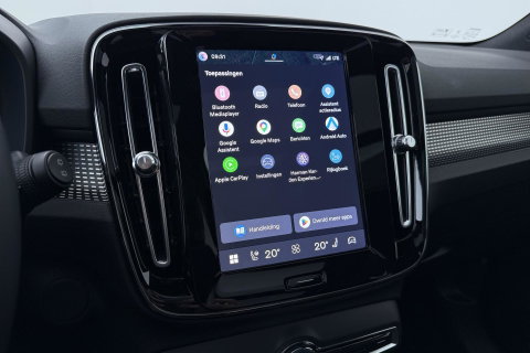 Volvo EX40 Single Motor Extended Range Plus Black Ed. 82 kWh | ACC | Panoramadak | Harman/Kardon | 360° Camera | Warmtepomp | Stoel+Stuurverwarming | 20 inch