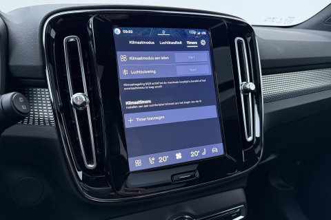 Volvo EX40 Single Motor Extended Range Plus Black Ed. 82 kWh | ACC | Panoramadak | Harman/Kardon | 360° Camera | Warmtepomp | Stoel+Stuurverwarming | 20 inch
