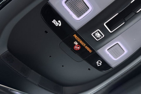 Volvo EX40 Single Motor Extended Range Plus Black Ed. 82 kWh | ACC | Panoramadak | Harman/Kardon | 360° Camera | Warmtepomp | Stoel+Stuurverwarming | 20 inch