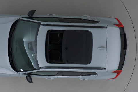 Volvo EX40 Single Motor Extended Range Plus Black Ed. 82 kWh | ACC | Panoramadak | Harman/Kardon | 360° Camera | Warmtepomp | Stoel+Stuurverwarming | 20 inch