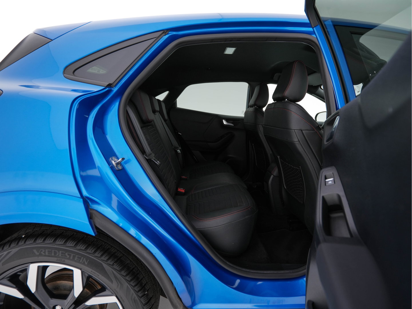Ford Puma 1.0 EcoBoost Hybrid ST-Line X Aut. *LEATHER-FABRIC | ADAPTIVE-CRUISE | FULL-LED | BANG&OLUFSEN | BLIND-SPOT | CAMERA | HEATED-SPORTSEATS | DIGI-COCKPIT | NAVI-FULLMAP | PRIVACY-GLASS | KEYLESS | ECC | PDC | TOWBAR | 18''A
