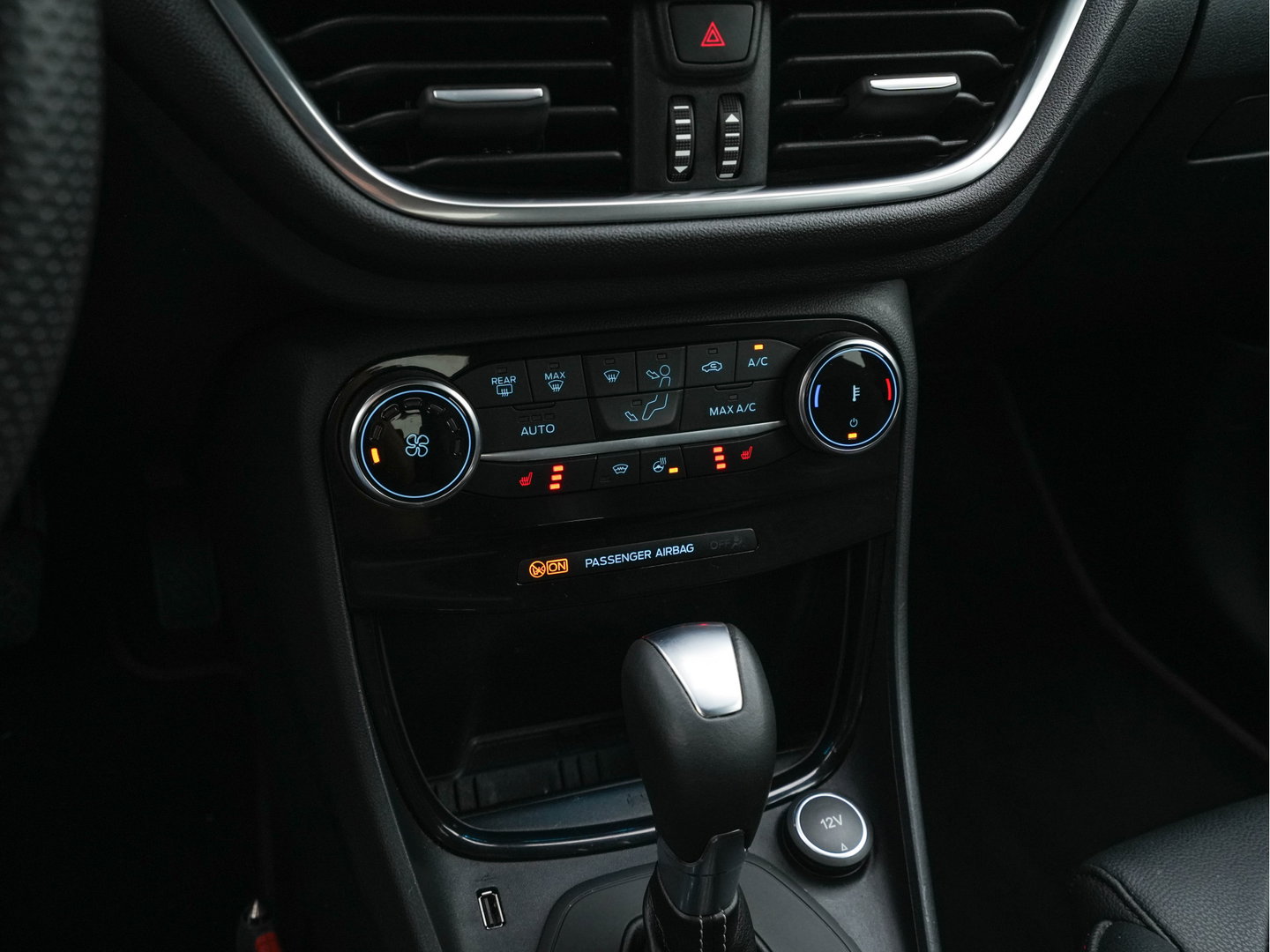 Ford Puma 1.0 EcoBoost Hybrid ST-Line X Aut. *LEATHER-FABRIC | ADAPTIVE-CRUISE | FULL-LED | BANG&OLUFSEN | BLIND-SPOT | CAMERA | HEATED-SPORTSEATS | DIGI-COCKPIT | NAVI-FULLMAP | PRIVACY-GLASS | KEYLESS | ECC | PDC | TOWBAR | 18''A