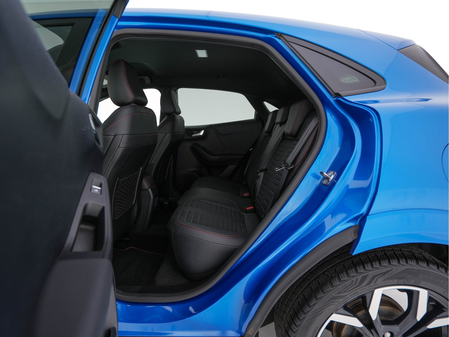 Ford Puma 1.0 EcoBoost Hybrid ST-Line X Aut. *LEATHER-FABRIC | ADAPTIVE-CRUISE | FULL-LED | BANG&OLUFSEN | BLIND-SPOT | CAMERA | HEATED-SPORTSEATS | DIGI-COCKPIT | NAVI-FULLMAP | PRIVACY-GLASS | KEYLESS | ECC | PDC | TOWBAR | 18''A