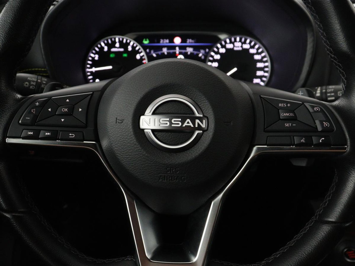 Nissan Juke 1.0 DIG-T Kiiro | Half leder | Stoelverwarming | Cruise control | Lane assist | Navigatie | Carplay | Camera | Park assist | Trekhaak