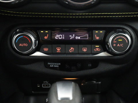 Nissan Juke 1.0 DIG-T Kiiro | Half leder | Stoelverwarming | Cruise control | Lane assist | Navigatie | Carplay | Camera | Park assist | Trekhaak