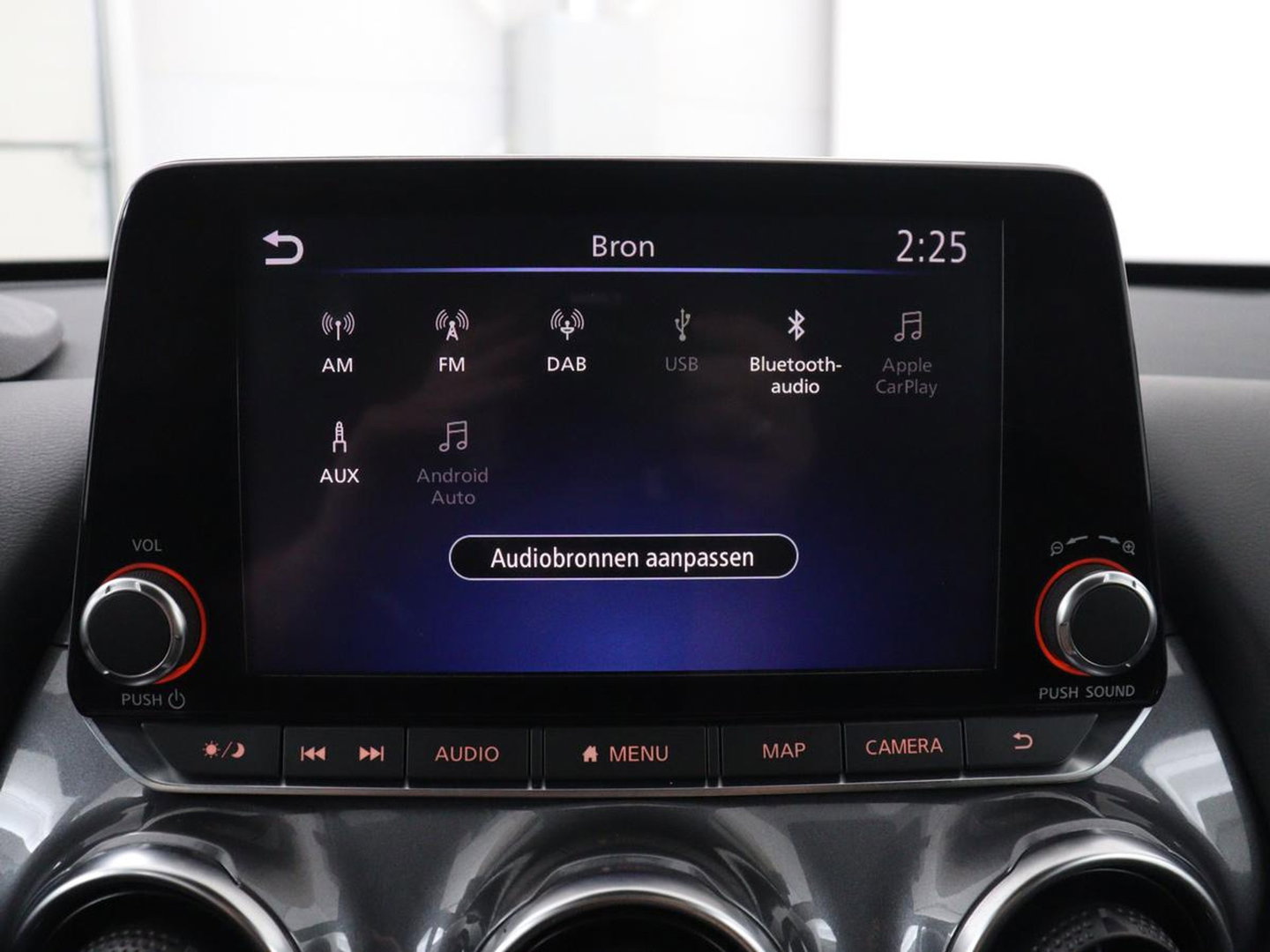 Nissan Juke 1.0 DIG-T Kiiro | Half leder | Stoelverwarming | Cruise control | Lane assist | Navigatie | Carplay | Camera | Park assist | Trekhaak