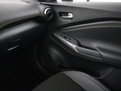 Nissan Juke 1.0 DIG-T Kiiro | Half leder | Stoelverwarming | Cruise control | Lane assist | Navigatie | Carplay | Camera | Park assist | Trekhaak