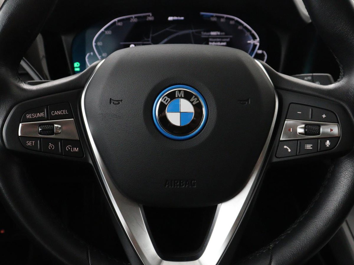 BMW 3 Serie Touring 320e Business Edition Plus | SOH 90% | Leder | Stoelverwarming | Carplay | Cruise control | Climate control | Elektrische achterklep | Park assist | PHEV