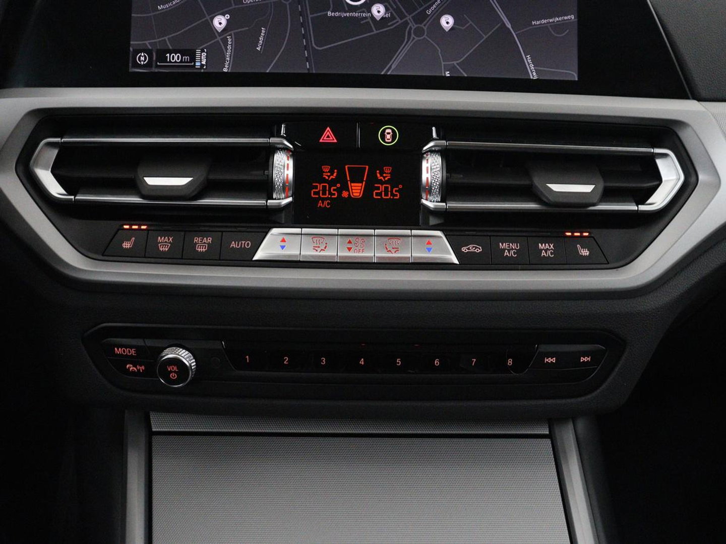 BMW 3 Serie Touring 320e Business Edition Plus | SOH 90% | Leder | Stoelverwarming | Carplay | Cruise control | Climate control | Elektrische achterklep | Park assist | PHEV