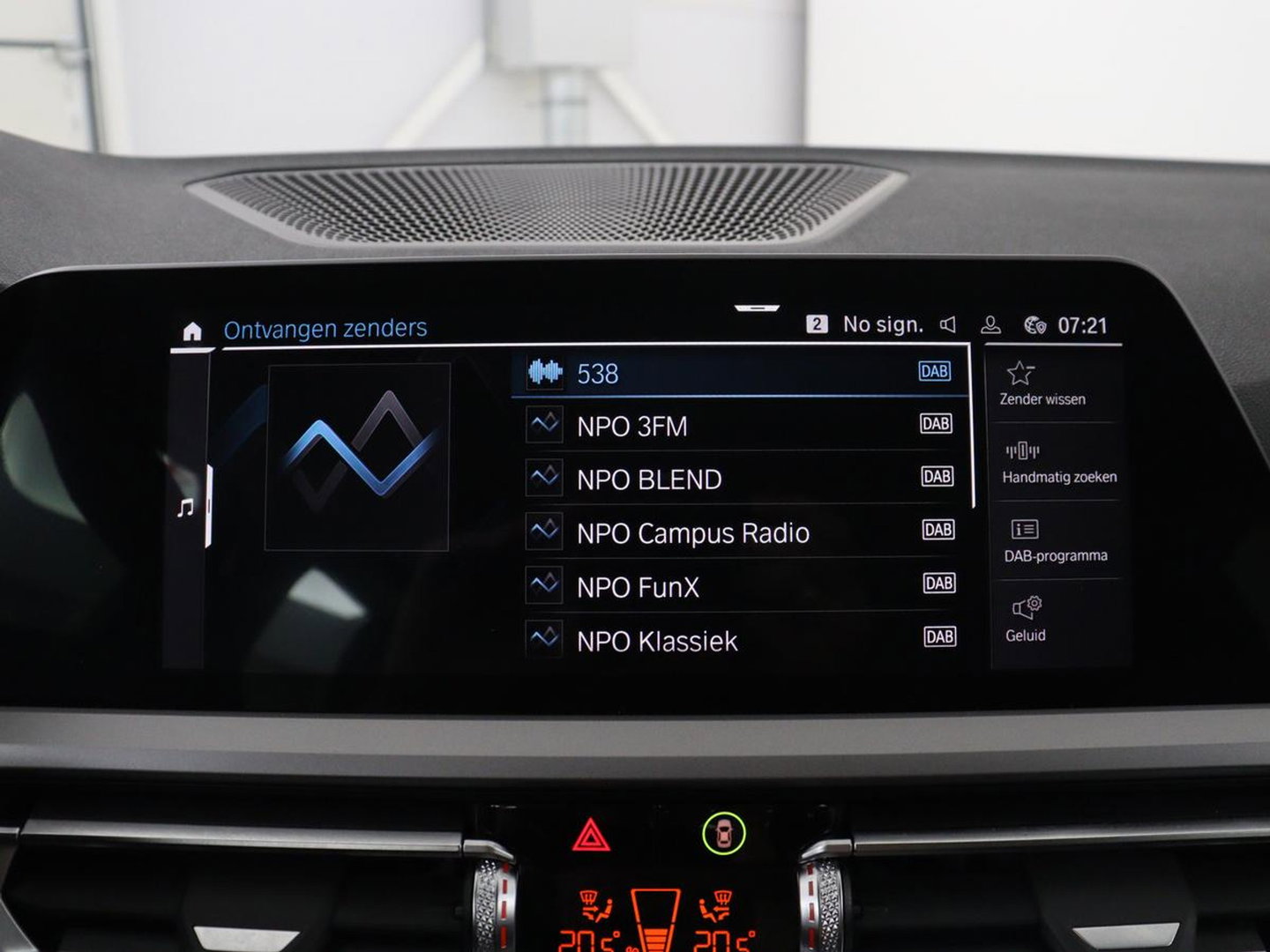 BMW 3 Serie Touring 320e Business Edition Plus | SOH 90% | Leder | Stoelverwarming | Carplay | Cruise control | Climate control | Elektrische achterklep | Park assist | PHEV