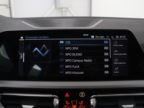 BMW 3 Serie Touring 320e Business Edition Plus | SOH 90% | Leder | Stoelverwarming | Carplay | Cruise control | Climate control | Elektrische achterklep | Park assist | PHEV