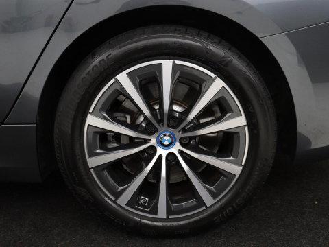 BMW 3 Serie Touring 320e Business Edition Plus | SOH 90% | Leder | Stoelverwarming | Carplay | Cruise control | Climate control | Elektrische achterklep | Park assist | PHEV