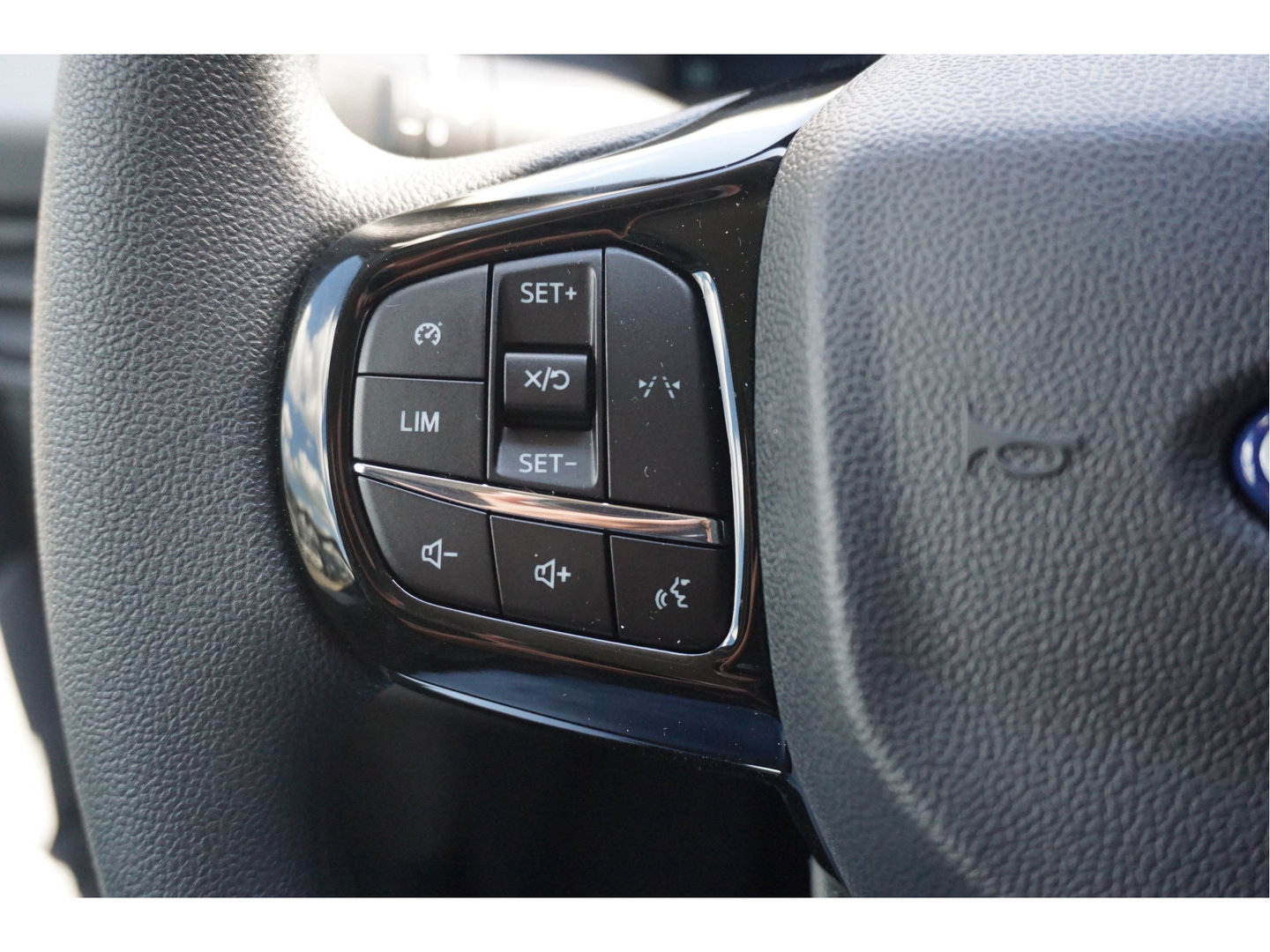 Ford E-Transit Custom 320L 218PK 71KWH Trend AUT BPM VRIJ!! Apple CP / Android A, LED, 2300KG Trekgewicht NR. EC01