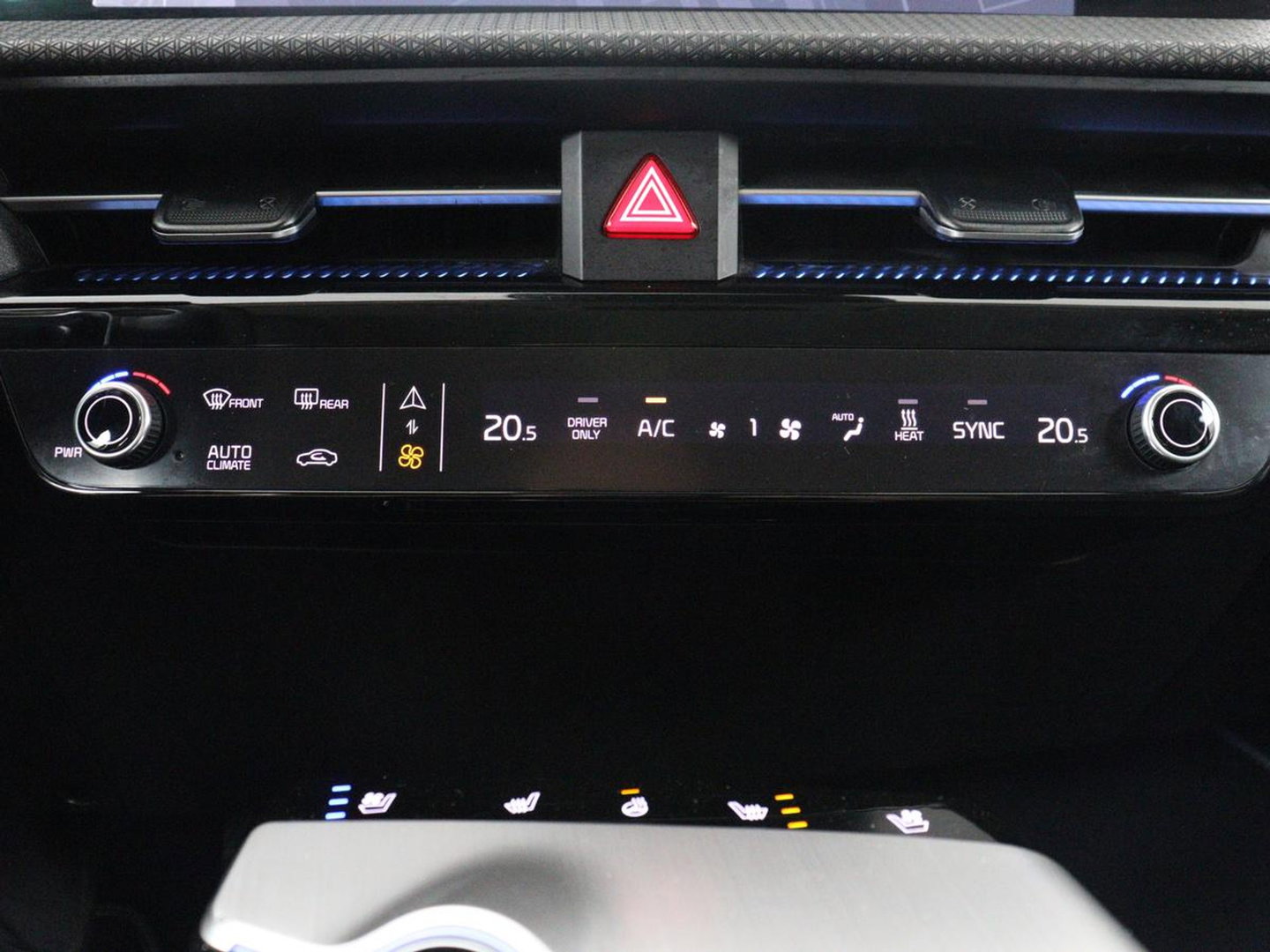 Kia Ev6 Plus 77.4 kWh Navi | Virtual Display | SOH 95.1% | Leder | Elec. Stoelen | Stoelverwarming | Stoelventilatie | Cruise Control | Camera | Carplay | DAB+