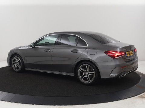 Mercedes-Benz A-Klasse 180 Business Solution AMG | Leder/alcantara | Stoelverwarming | Cruise control | Widescreen | Carplay | Climate control | Camera | Park assist |
